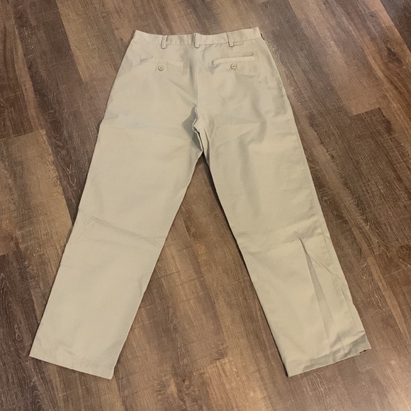 Men’s IZOD Classic fit tan dress pants. Size 34x32. NWOT - Picture 4 of 5